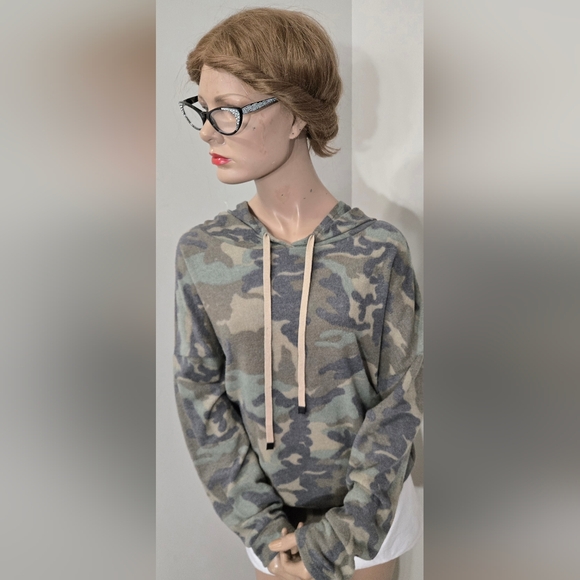BiBi Camouflage Hoodie With Khaki Pull Strings. Pristine Boutique Top - Picture 2 of 5